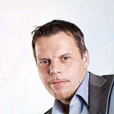 alt=