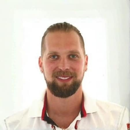 alt=